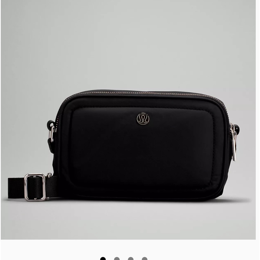 Lululemon crossbody camera bag